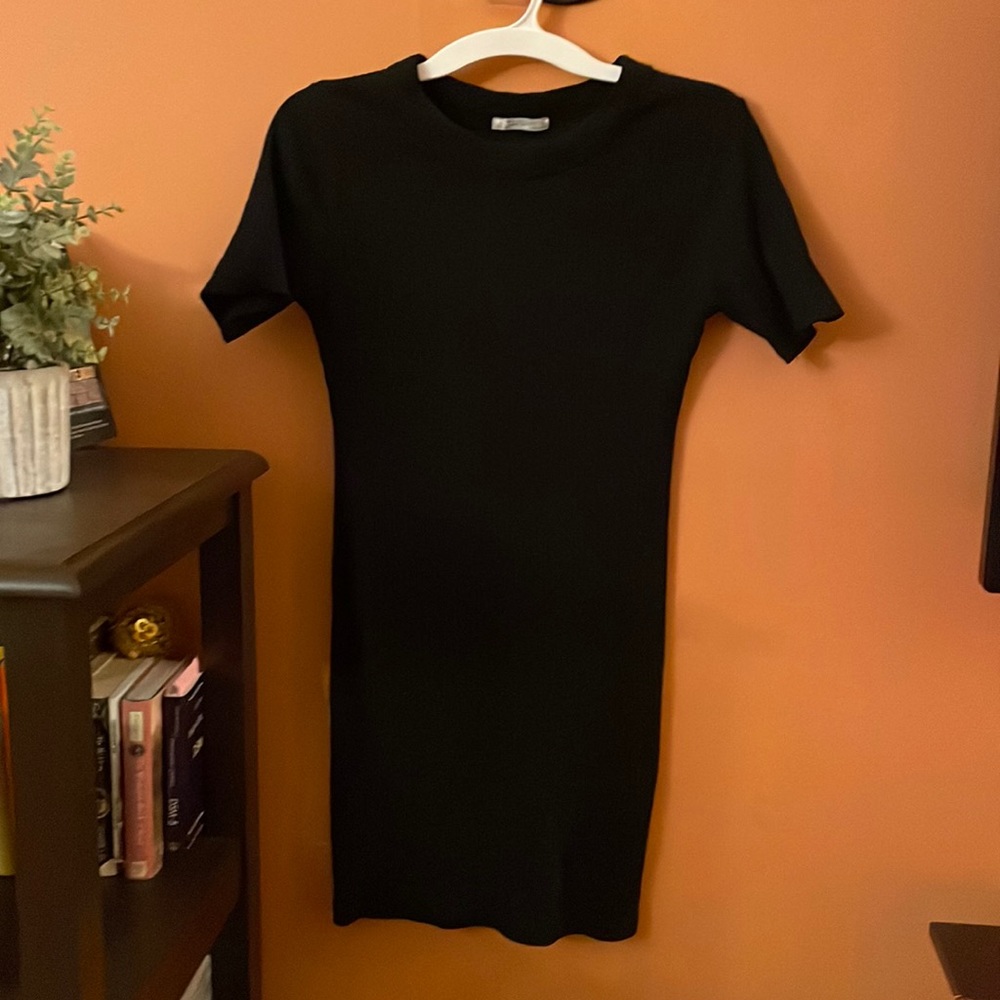 Ribbed black dress